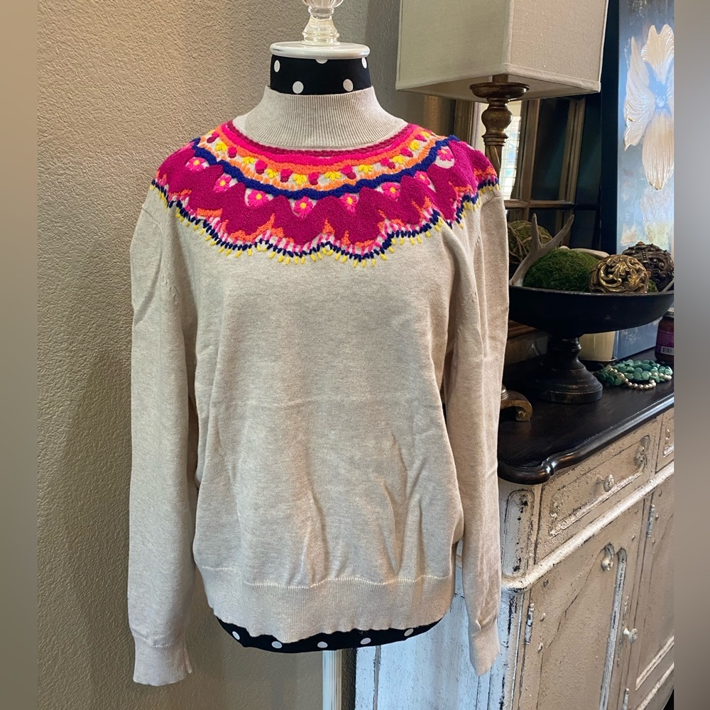 Cabi Winsome pullover, size medium, cream with multicolored color neckline